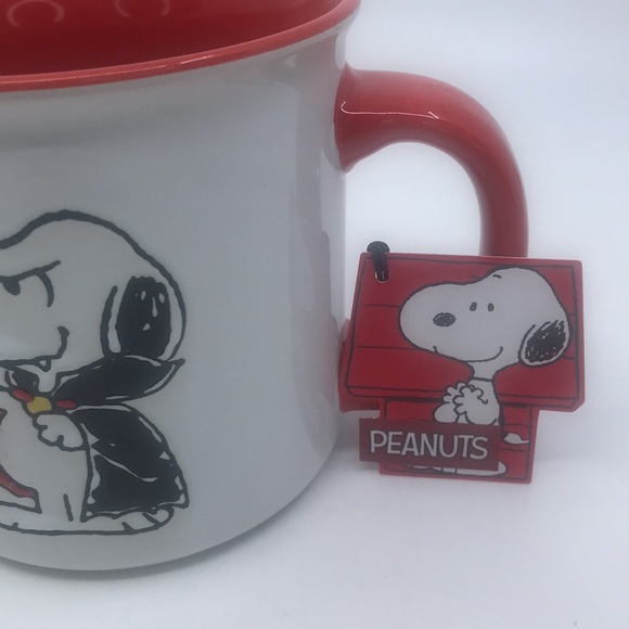 Large Snoopy Mug Halloween Vampire Fangtastic 2022 Peanuts Worldwide by Gibson - Picture 6 of 9